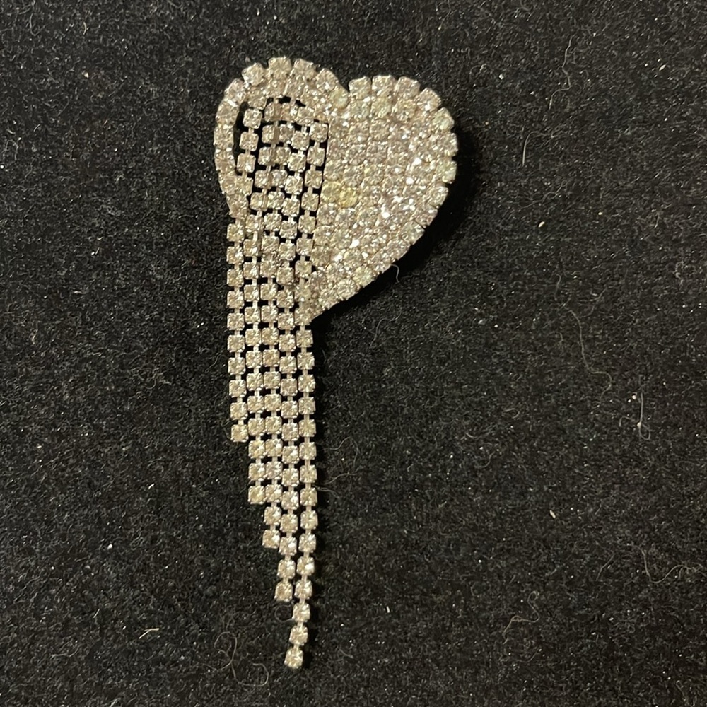 Vintage Silver Tone Totally Bedazzled Rhinestones Heart With Tassels Brooch. MA